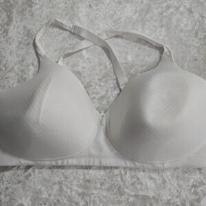Vanity Fair 40DD Bra white with back closure! Great condition!